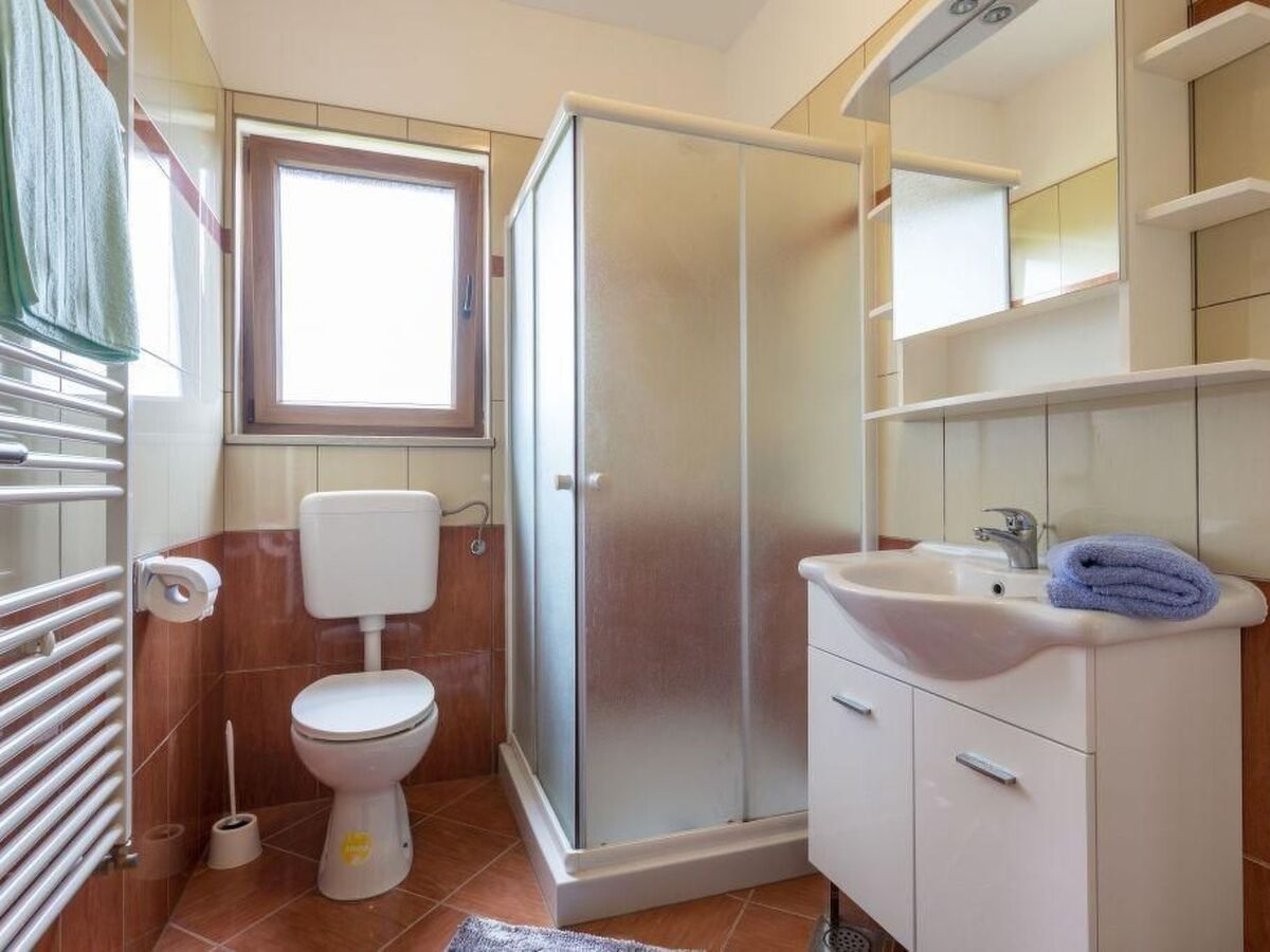 Villa Mirela à Barban, piscine privée et terrasse - Photo 17