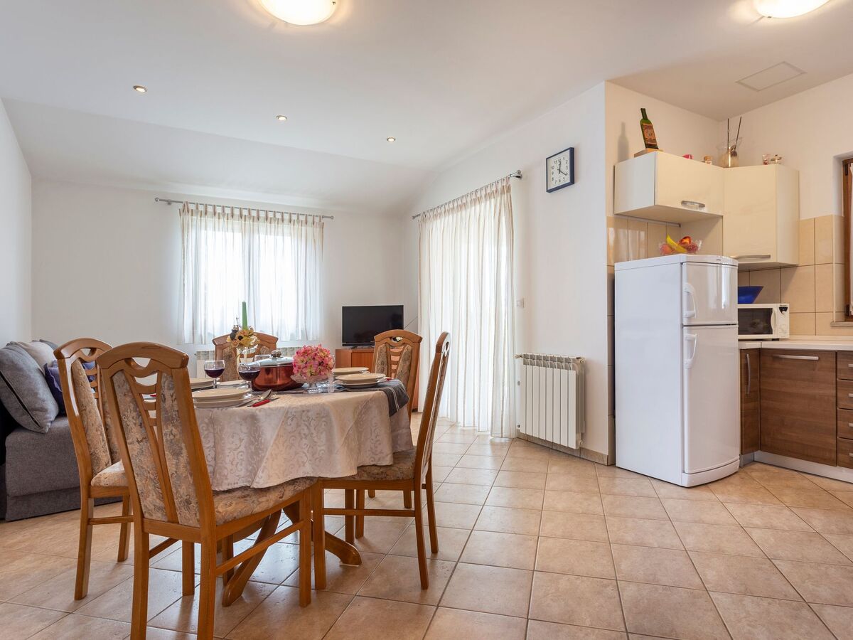 Villa Mirela à Barban, piscine privée et terrasse - Photo 21