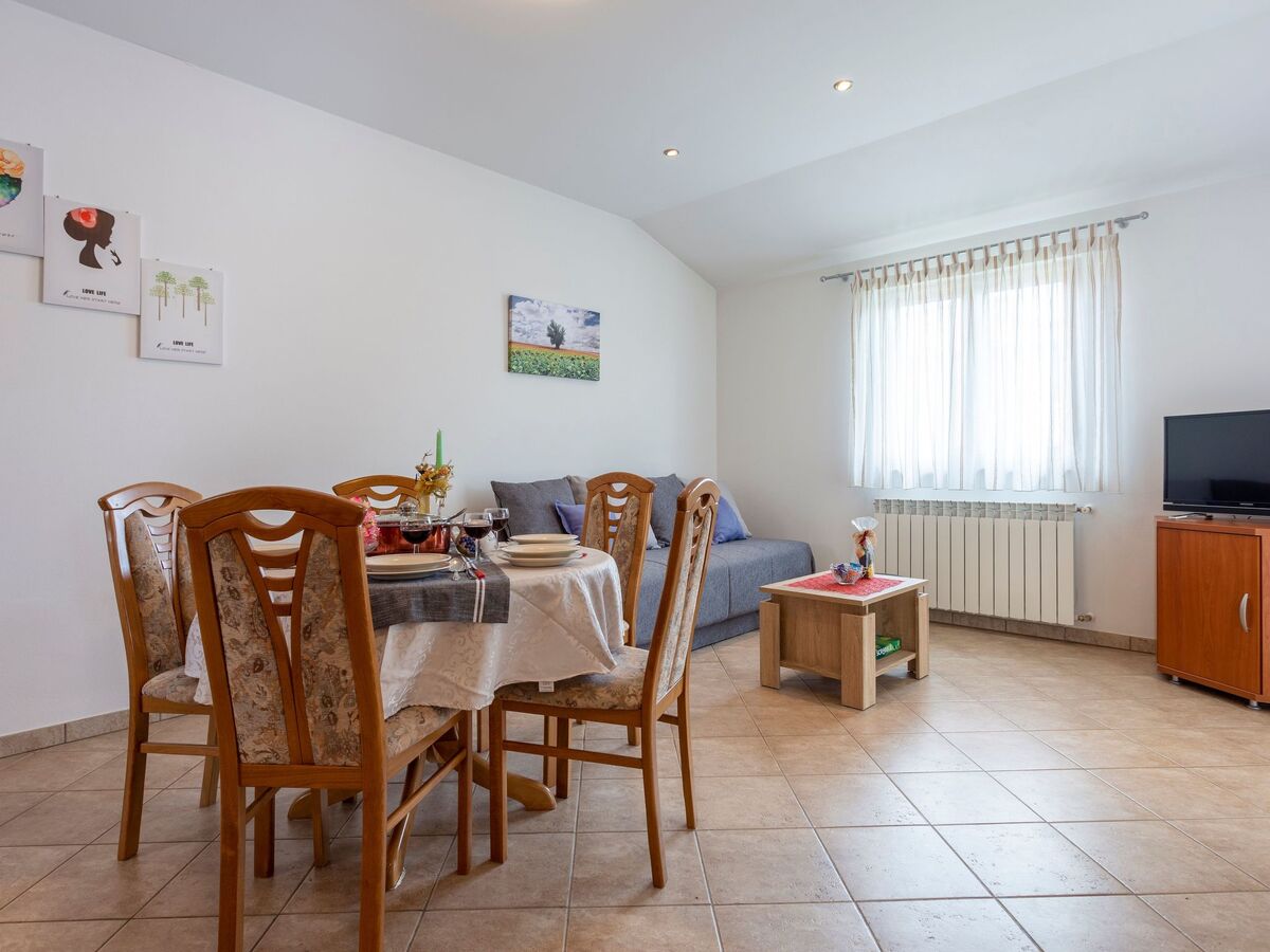 Villa Mirela à Barban, piscine privée et terrasse - Photo 24
