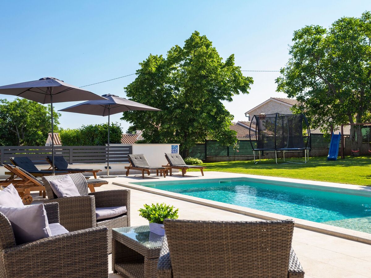 Villa Anavi – Maison 8 personnes, piscine privée à Barban - Photo 1