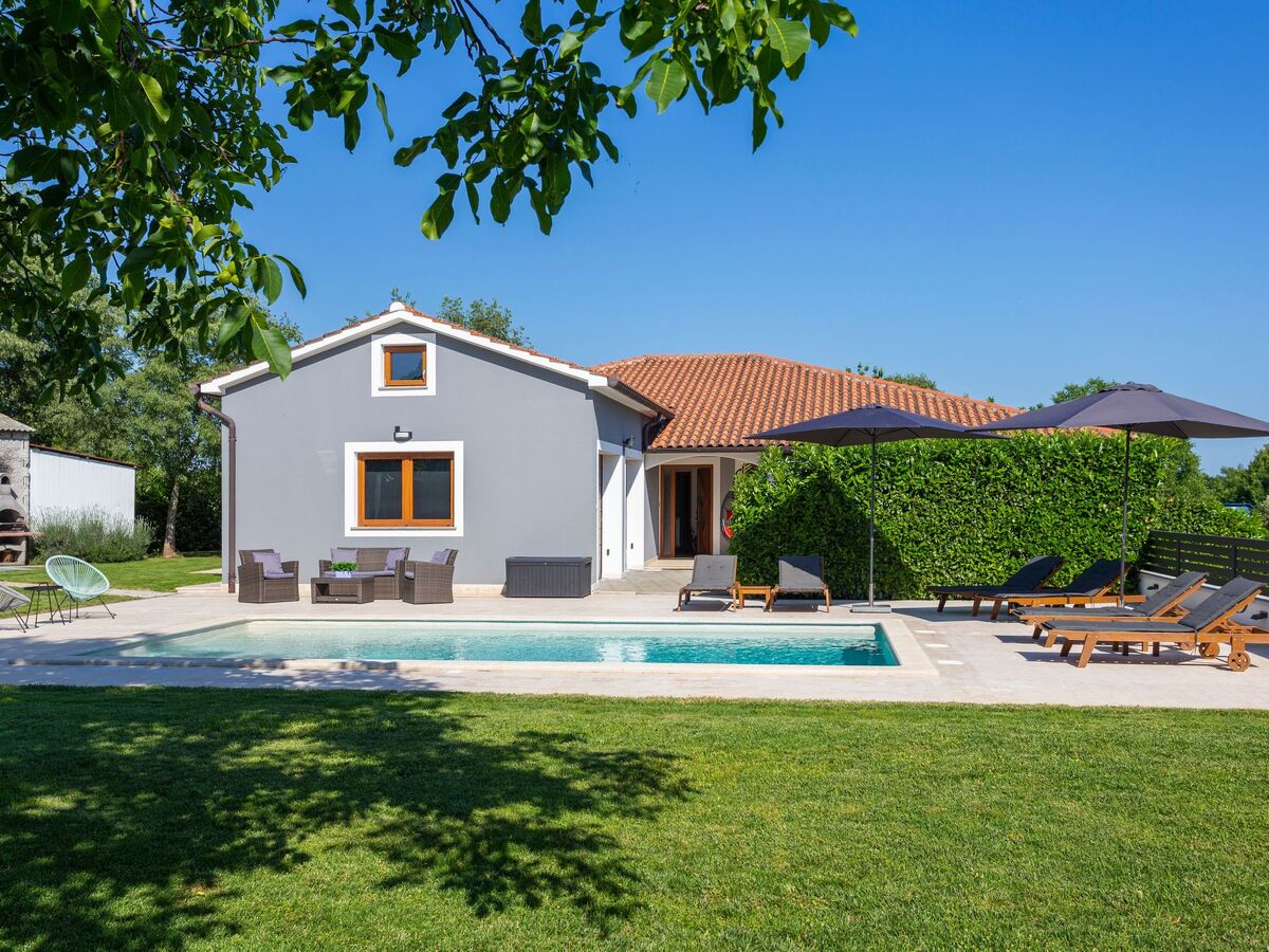 Villa Anavi – Maison 8 personnes, piscine privée à Barban - Photo 3