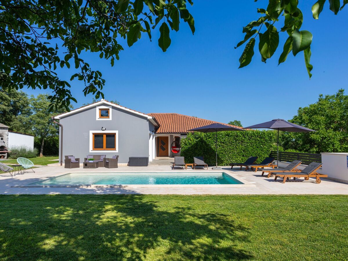 Villa Anavi – Maison 8 personnes, piscine privée à Barban - Photo 4