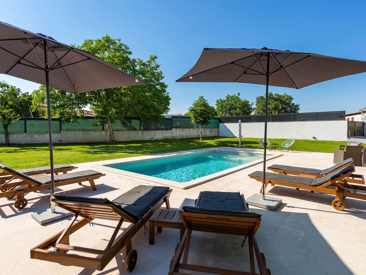Villa Anavi – Maison 8 personnes, piscine privée à Barban - Photo 9