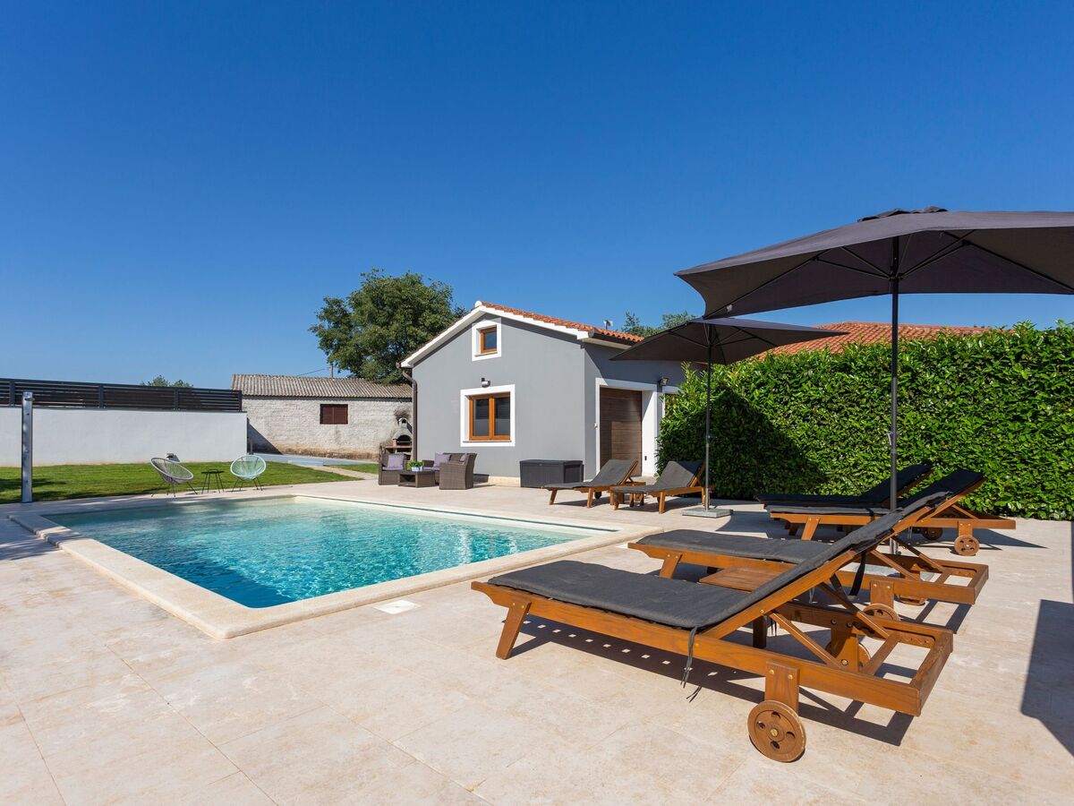 Villa Anavi – Maison 8 personnes, piscine privée à Barban - Photo 13