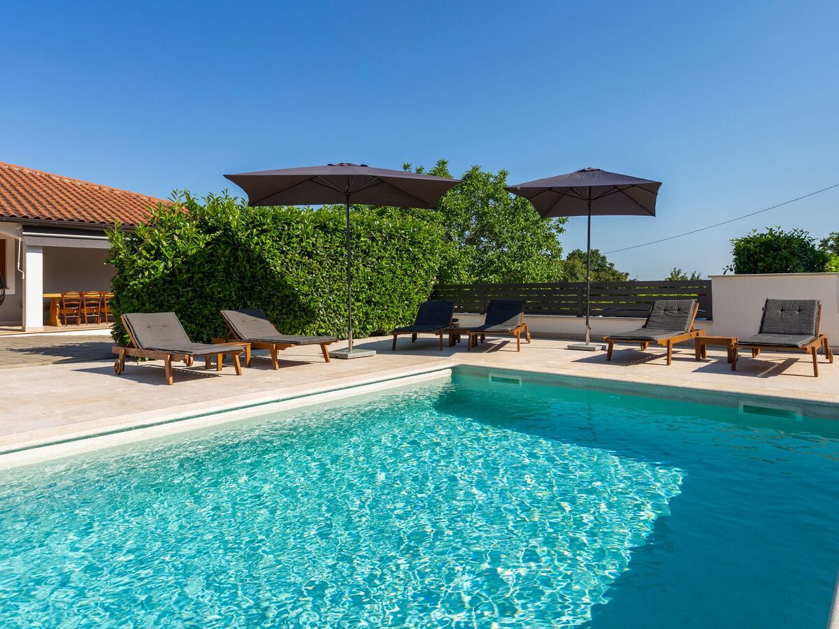 Villa Anavi – Maison 8 personnes, piscine privée à Barban - Photo 14