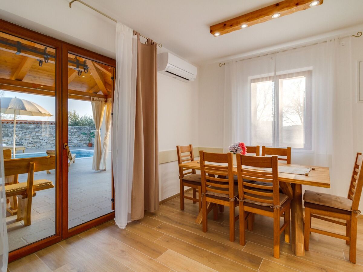 Villa Nima à Barban – maison avec piscine eau salée - Photo 15