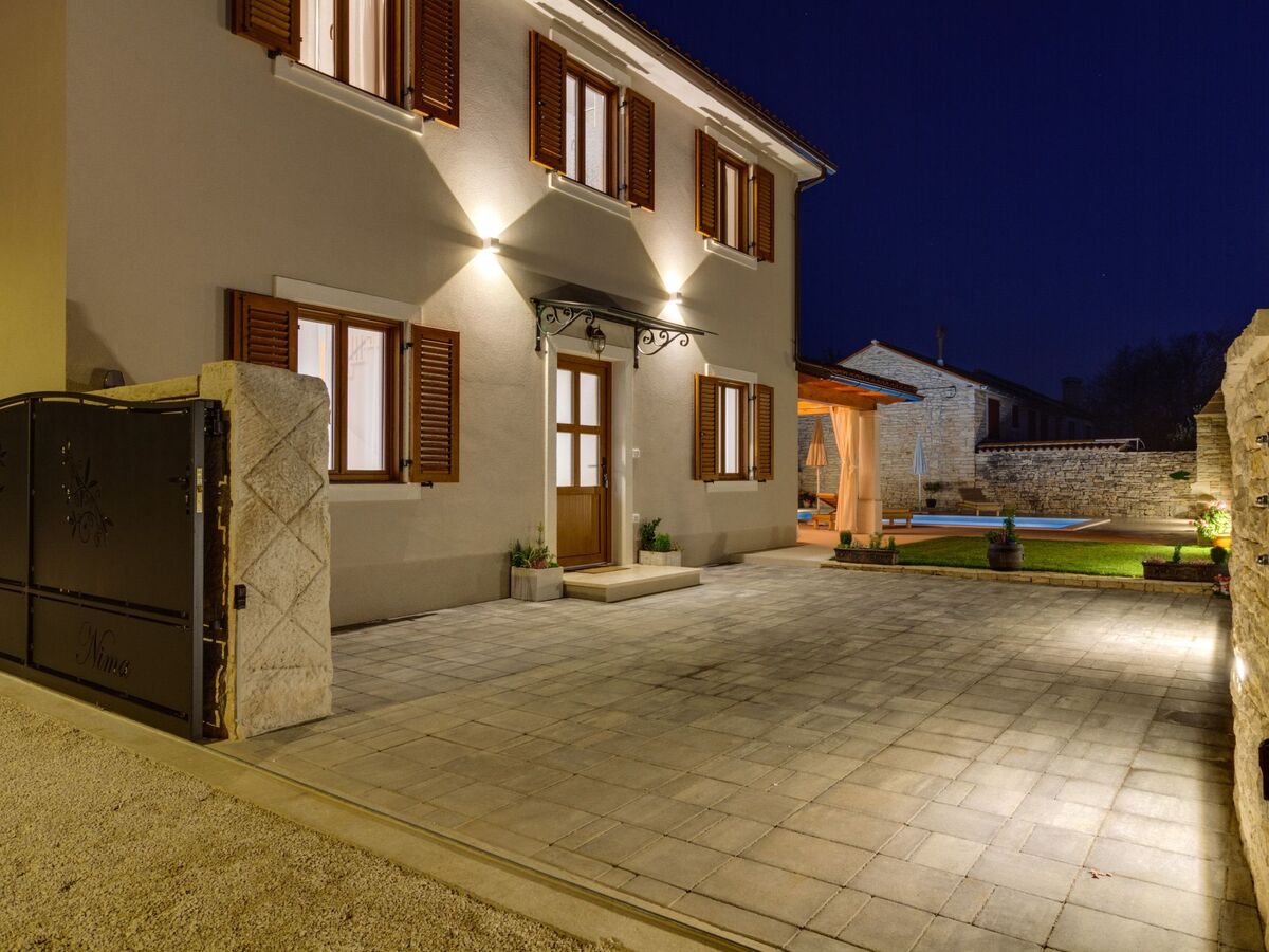 Villa Nima à Barban – maison avec piscine eau salée - Photo 32
