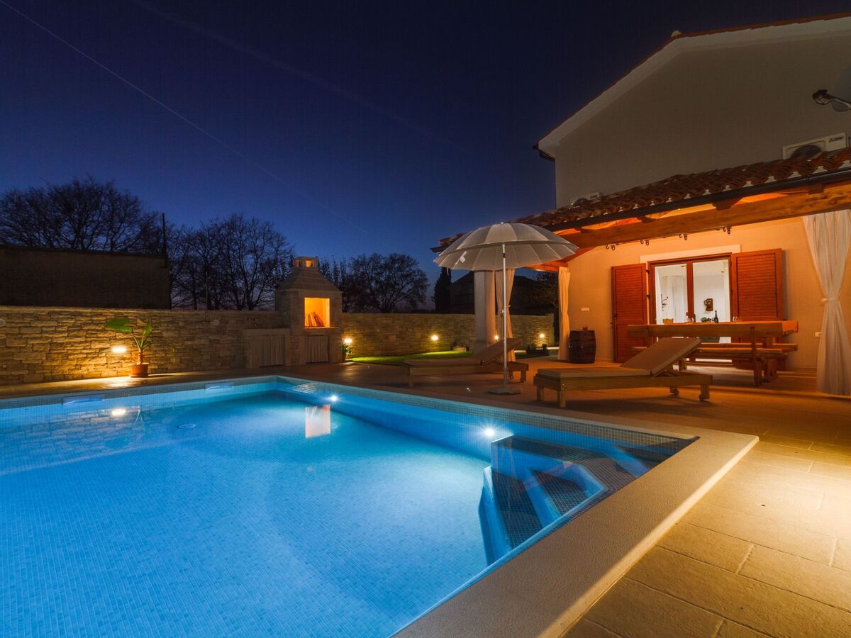 Villa Nima à Barban – maison avec piscine eau salée - Photo 37