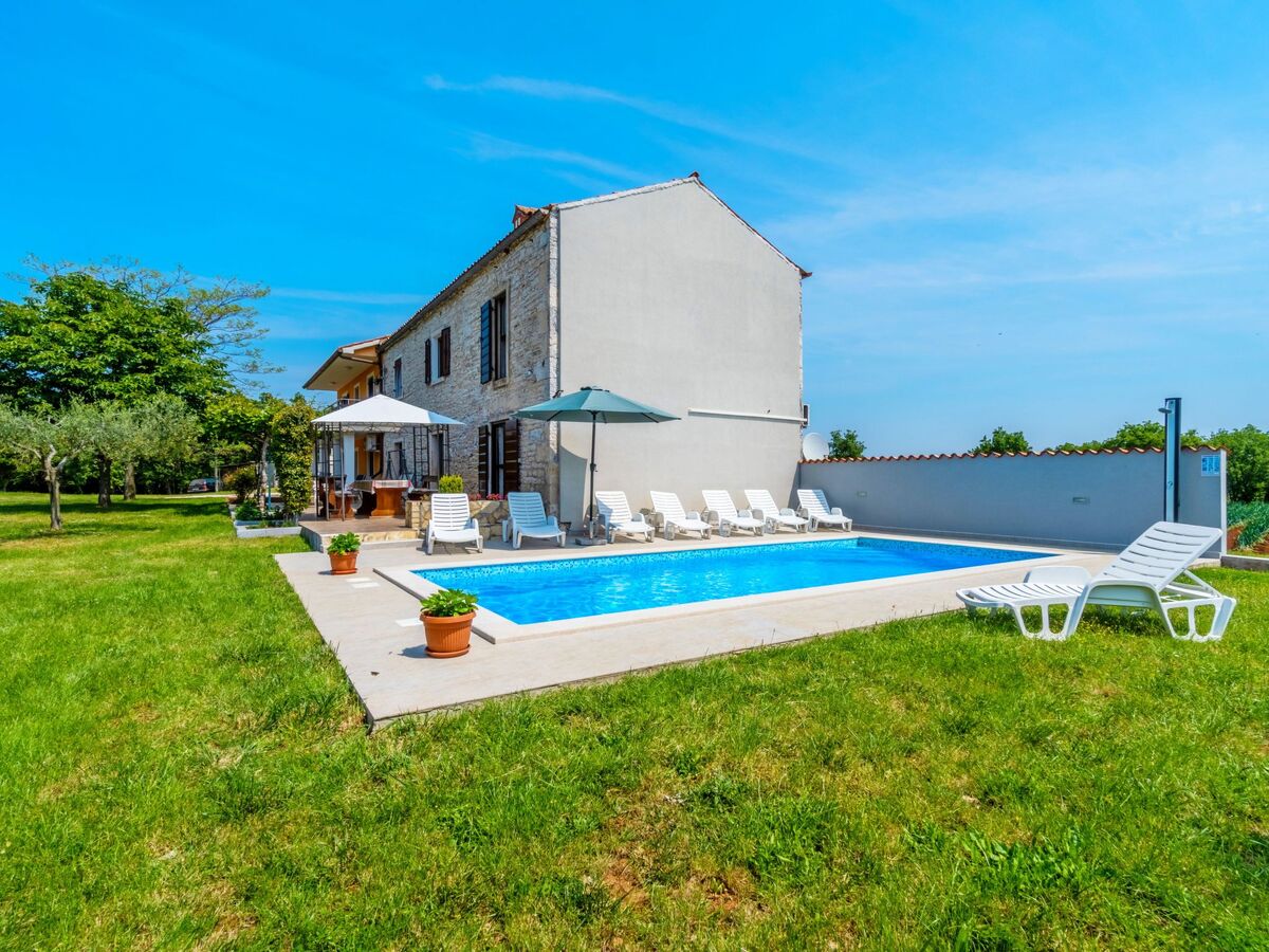 Maison Bulići : 10 personnes, piscine privée 8x4m, 10 000m² de nature - Photo 2