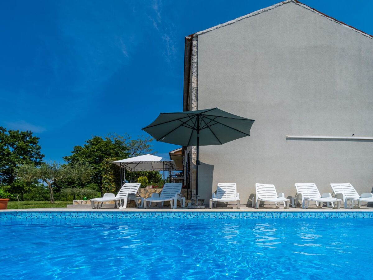 Maison Bulići : 10 personnes, piscine privée 8x4m, 10 000m² de nature - Photo 3