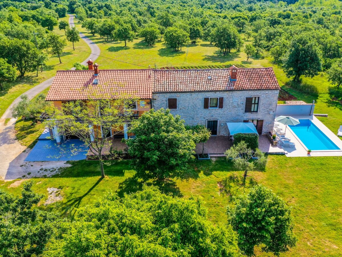 Maison Bulići : 10 personnes, piscine privée 8x4m, 10 000m² de nature - Photo 7
