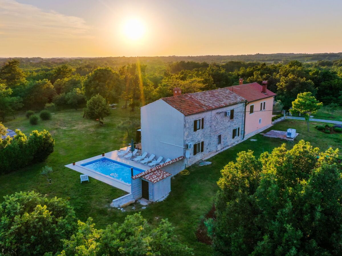 Maison Bulići : 10 personnes, piscine privée 8x4m, 10 000m² de nature - Photo 8