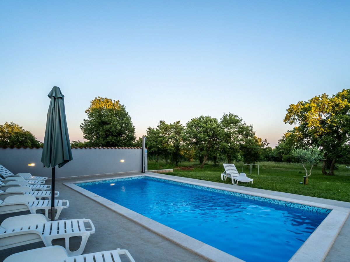 Maison Bulići : 10 personnes, piscine privée 8x4m, 10 000m² de nature - Photo 19