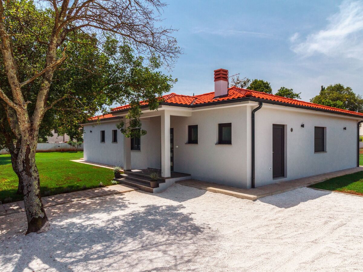 Villa moderne neuve avec piscine à Barban - Photo 3