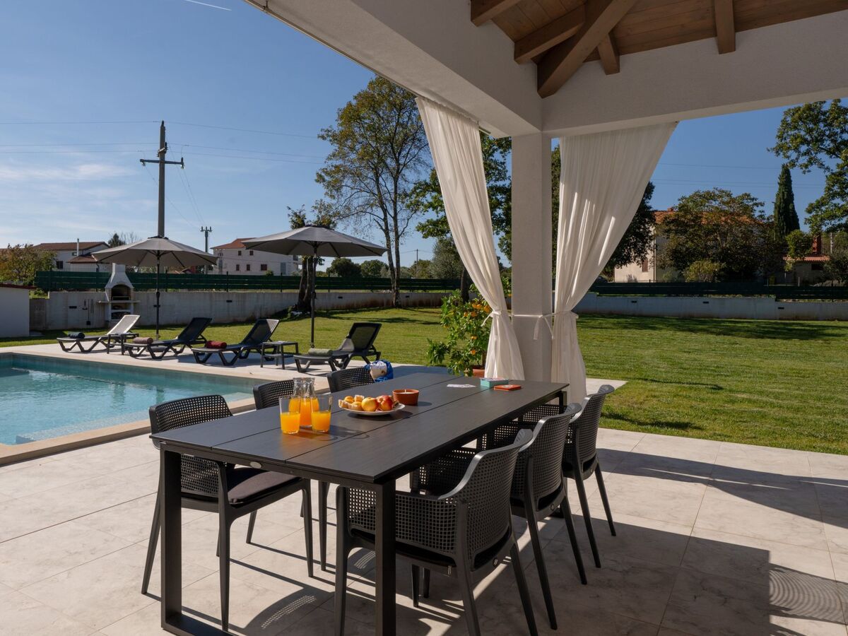 Villa moderne neuve avec piscine à Barban - Photo 23