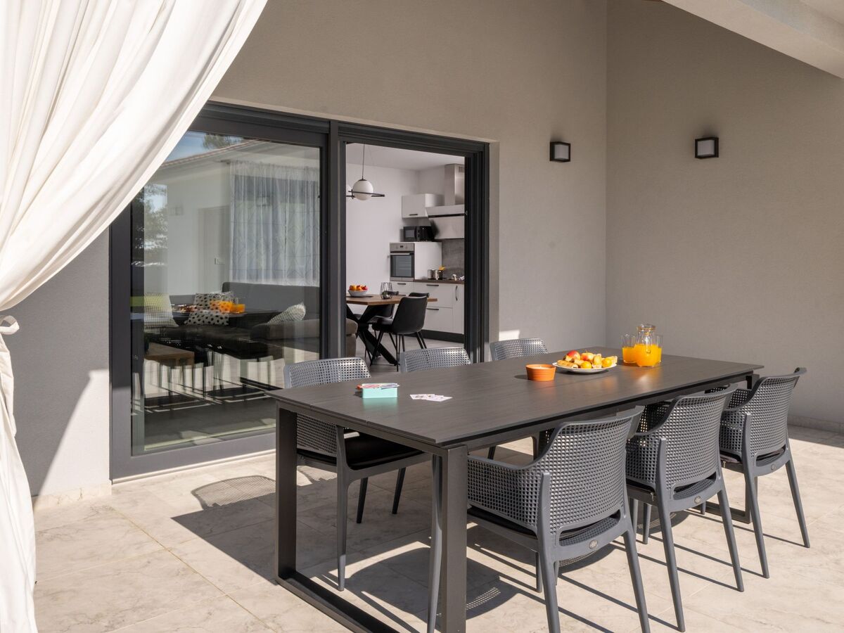 Villa moderne neuve avec piscine à Barban - Photo 25