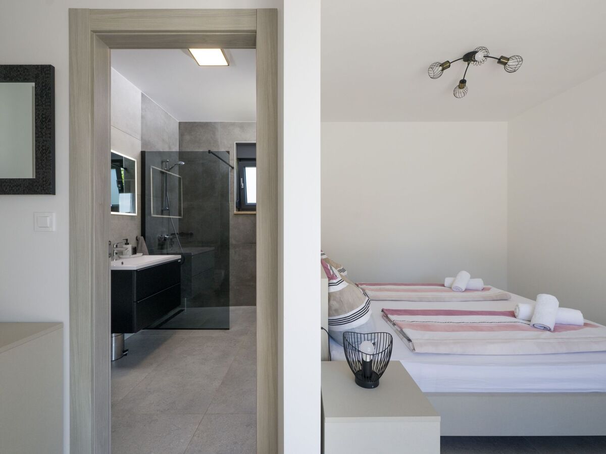 Villa moderne neuve avec piscine à Barban - Photo 43