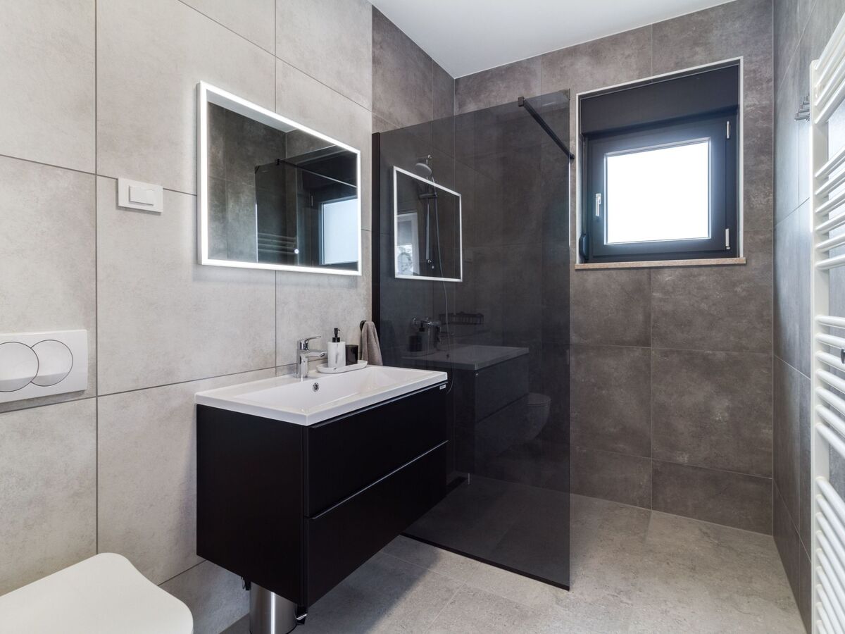 Villa moderne neuve avec piscine à Barban - Photo 44
