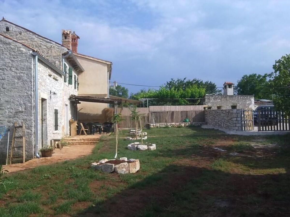 Maison en pierre avec piscine privée à Barban - Photo 19