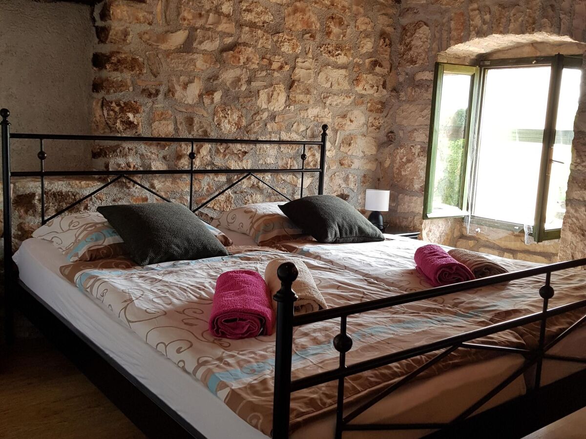 Maison en pierre avec piscine privée à Barban - Photo 40