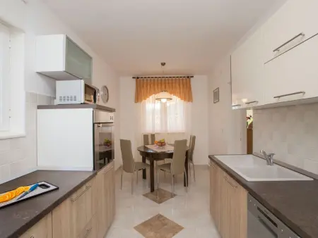 mit eigenem Pool und schönem Meerblick, Maison 5 personnes à Rabac - Photo 8