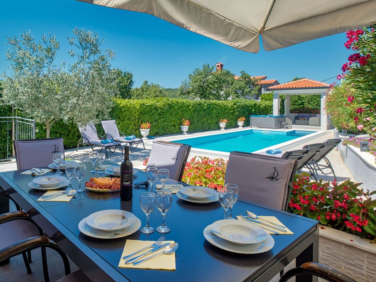 Maison Ines avec spa et piscine privée à Drenje - Photo 4
