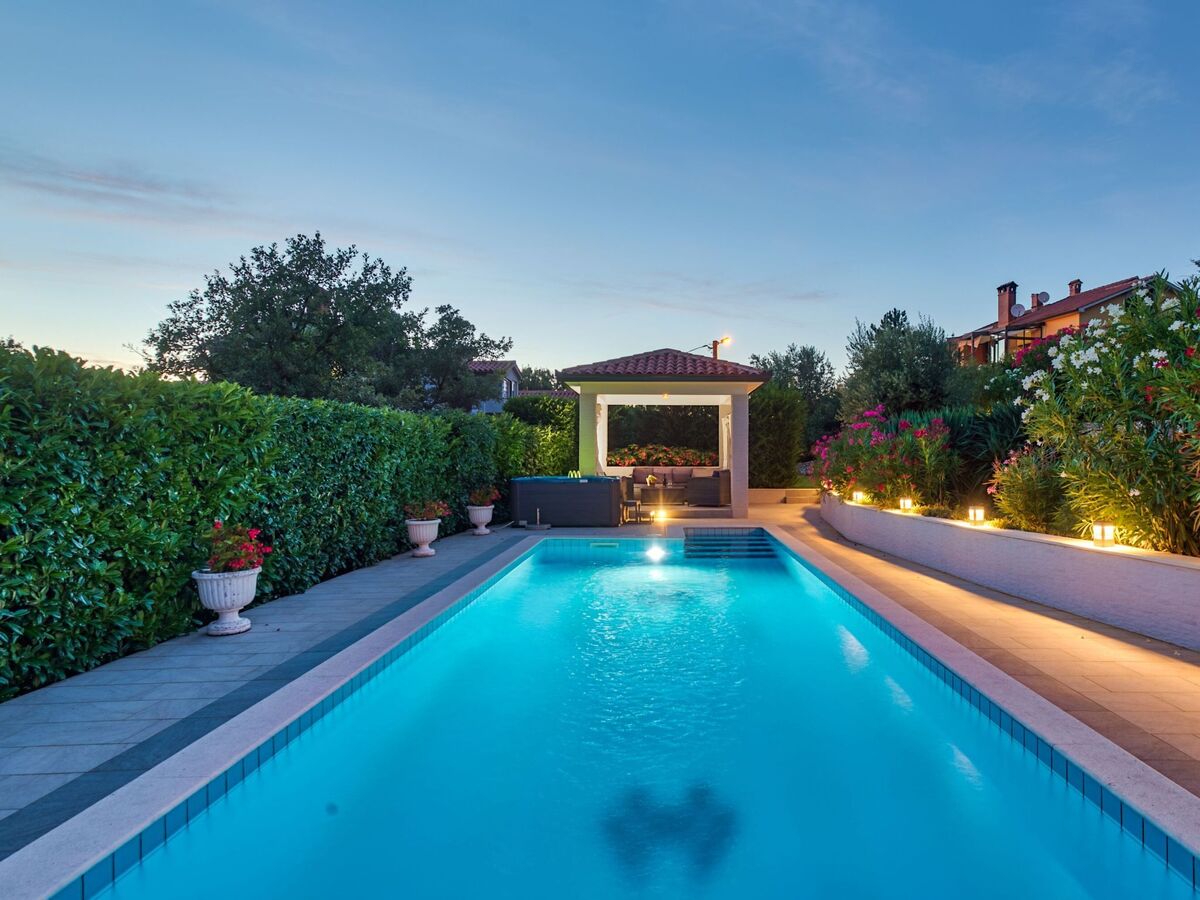 Maison Ines avec spa et piscine privée à Drenje - Photo 8