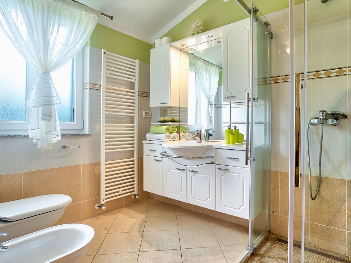 Maison Ines avec spa et piscine privée à Drenje - Photo 15