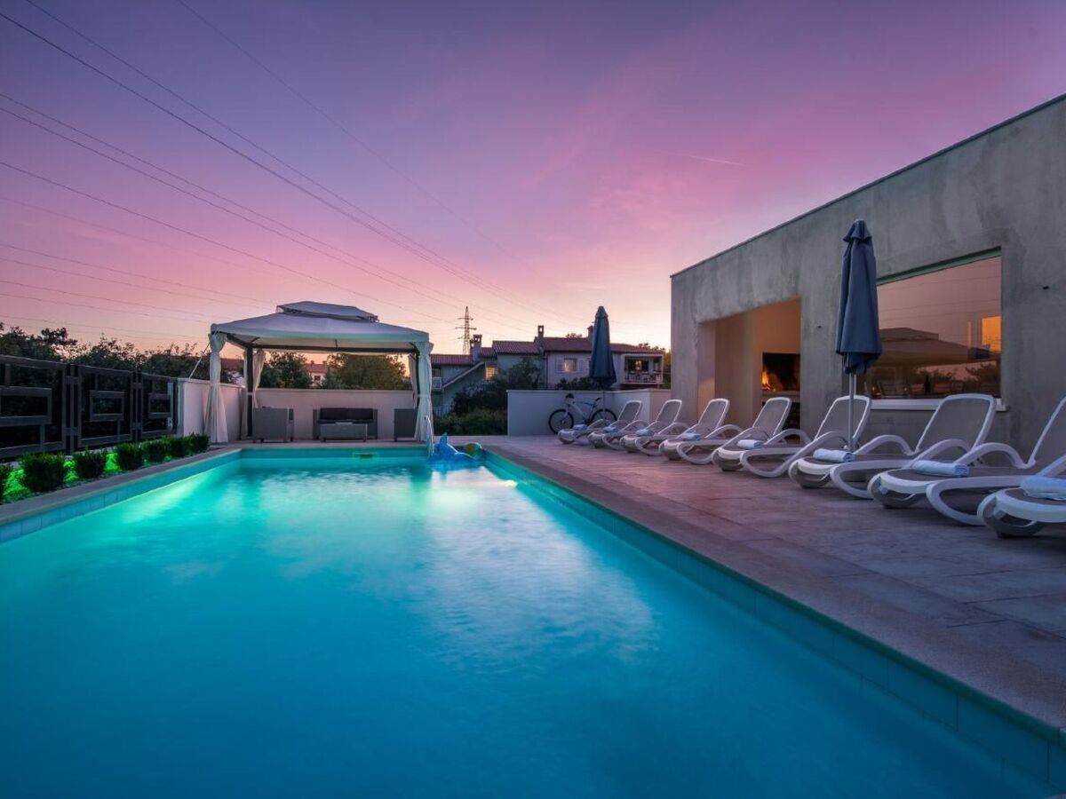 Maison Sanchi, 2 unités avec piscine privée à Drenje - Photo 1