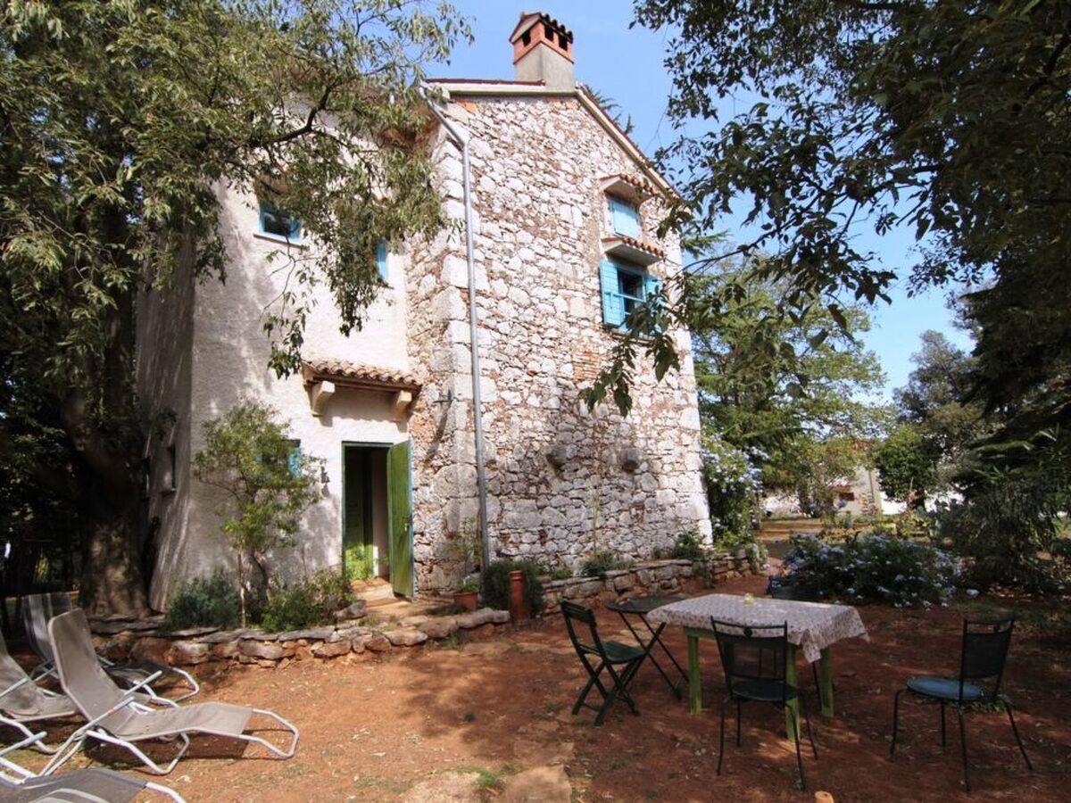 Maison en pierre du 17e siècle avec jardin privé à Drenje - Photo 1