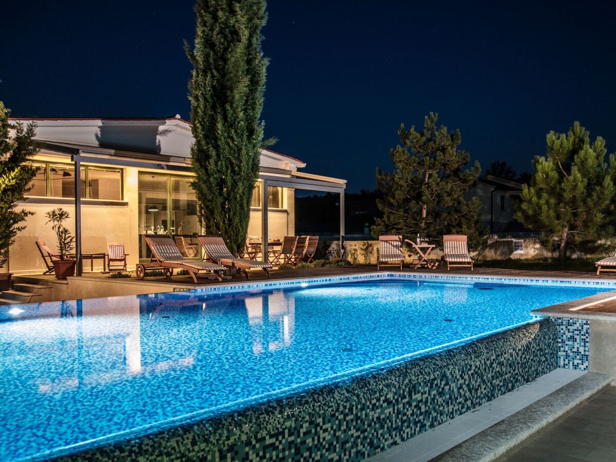 Villa Breg, piscine privée et jacuzzi à Drenje - Photo 9