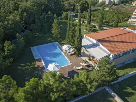 Villa Breg, piscine privée et jacuzzi à Drenje