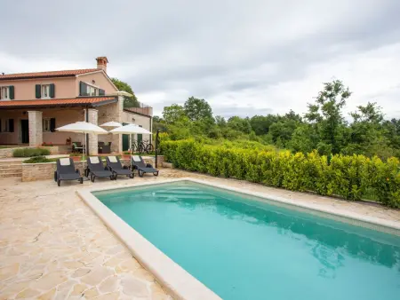 Villa Milka, maison en pierre avec piscine privée