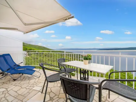 Haus Marina à Plomin : maison avec vue mer et piscine