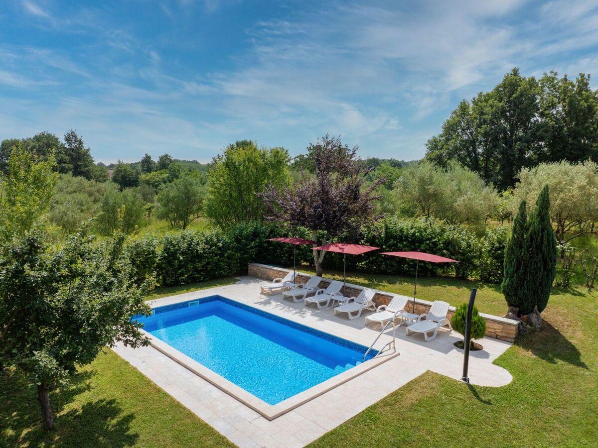 Villa Stori Grod : maison rurale avec piscine à Nedescina - Photo 4