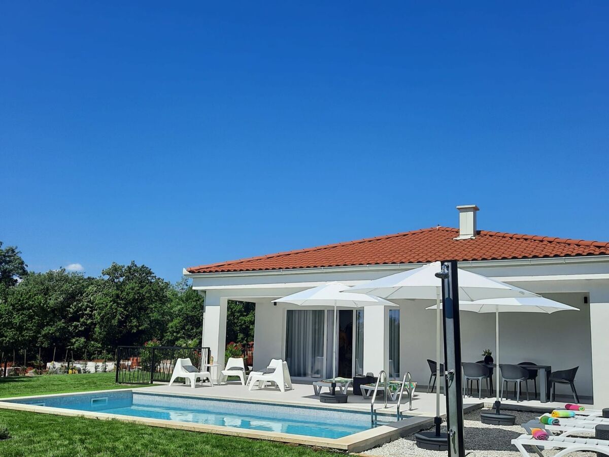 Villa Destiny, maison 8 personnes avec piscine à Nedescina - Photo 6