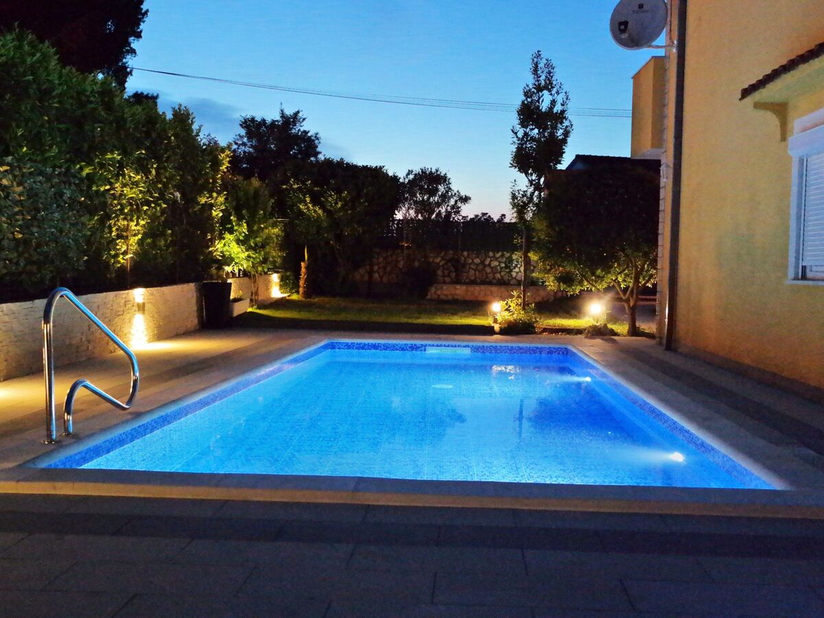 Maison 3 chambres avec piscine privée à Šilo - Photo 10