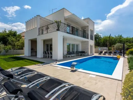 Villa Zarra sur l'île de Krk – Piscine et sauna