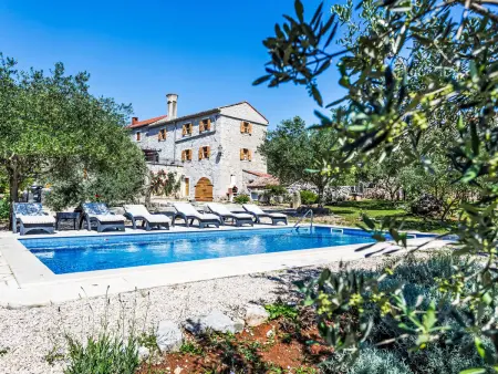 Villa Tonka, maison rénovée 6 pers. avec piscine à Krk : photo 10