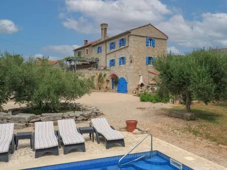 Villa Tonka, maison rénovée 6 pers. avec piscine à Krk : photo 12