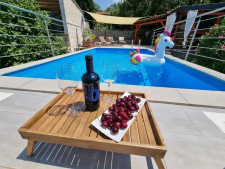 Maison Rigo avec piscine privée et sauna à Jadranovo