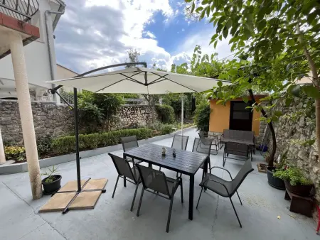 Maison Klostar à Jadranovo, 2 chambres, cour privée