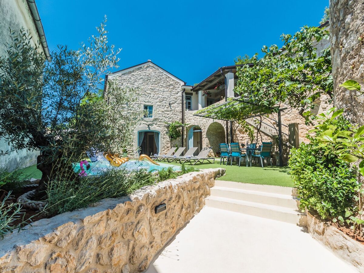Villa Ivka : pierre, piscine privée et vue sur le lac - Photo 3