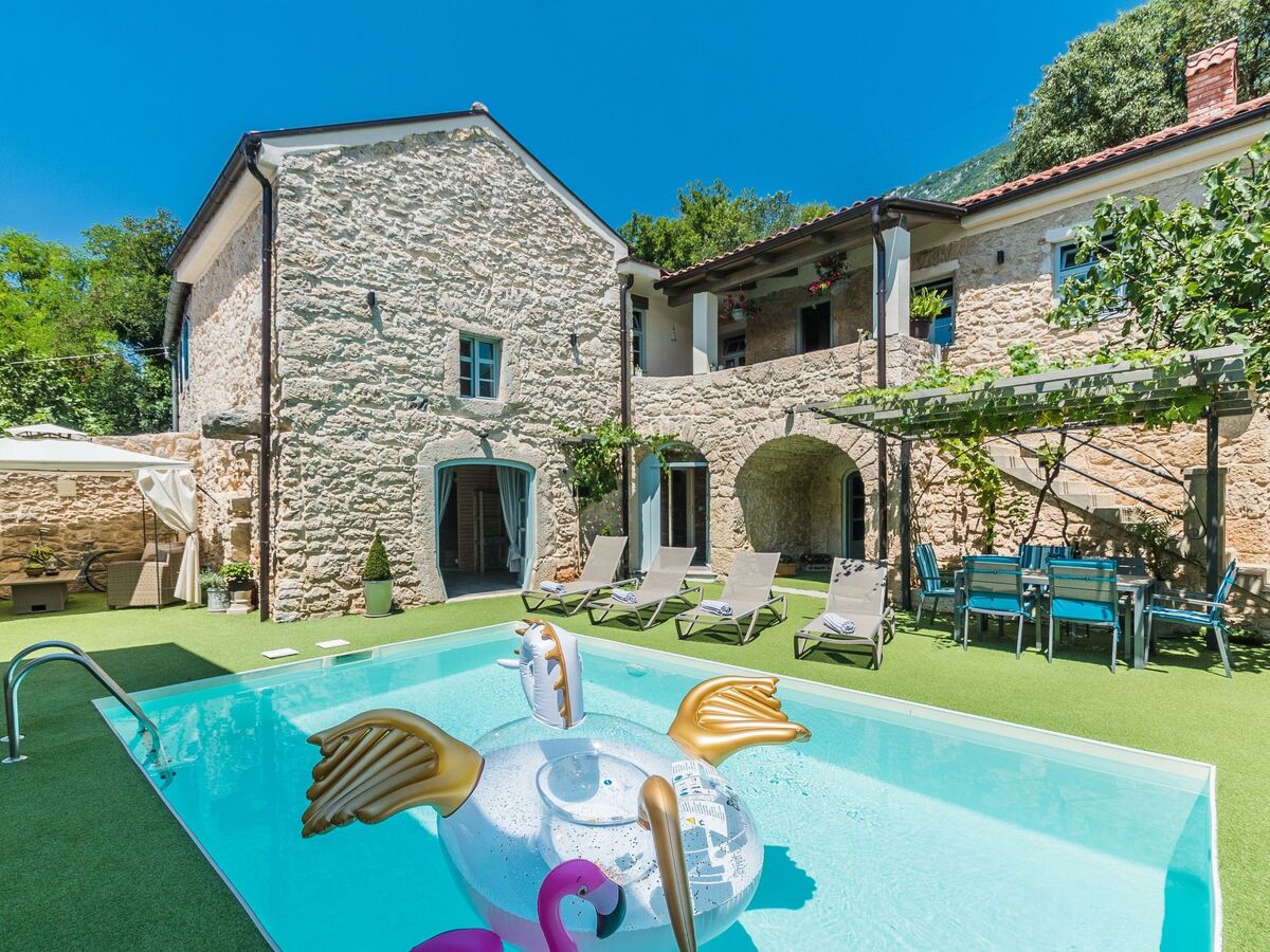 Villa Ivka : pierre, piscine privée et vue sur le lac - Photo 4