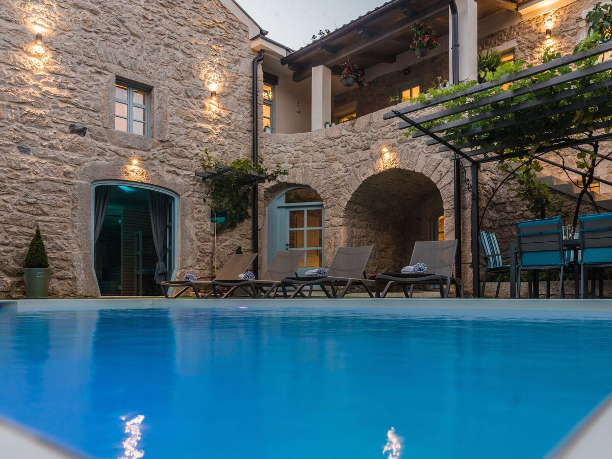 Villa Ivka : pierre, piscine privée et vue sur le lac - Photo 5