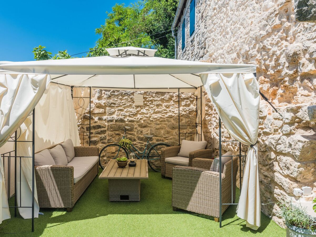Villa Ivka : pierre, piscine privée et vue sur le lac - Photo 8