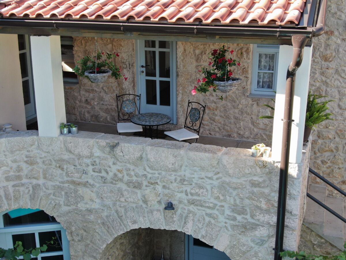 Villa Ivka : pierre, piscine privée et vue sur le lac - Photo 9