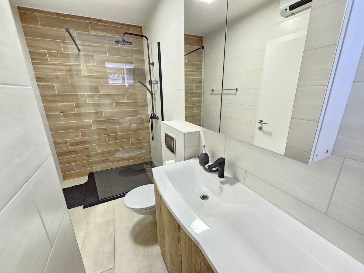 Maison 8 chambres avec piscine privée à Tribalj - Photo 30