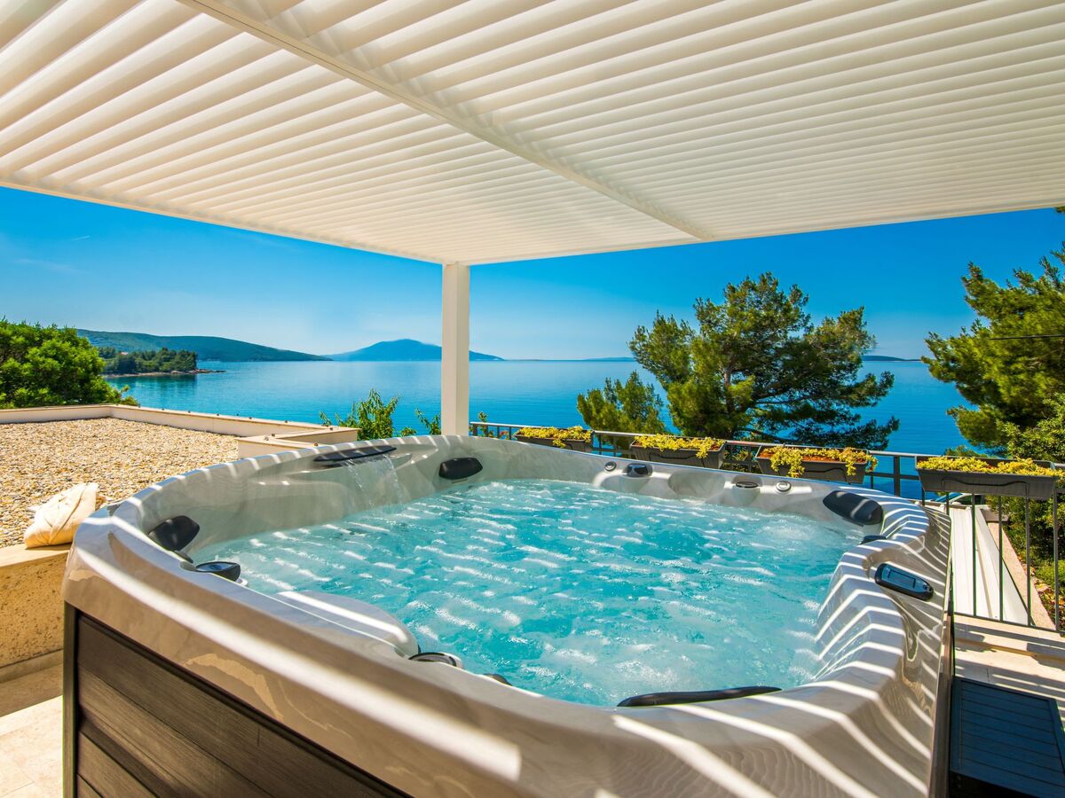 Villa 4 chambres avec piscine chauffée face à la mer, Cres - Photo 3