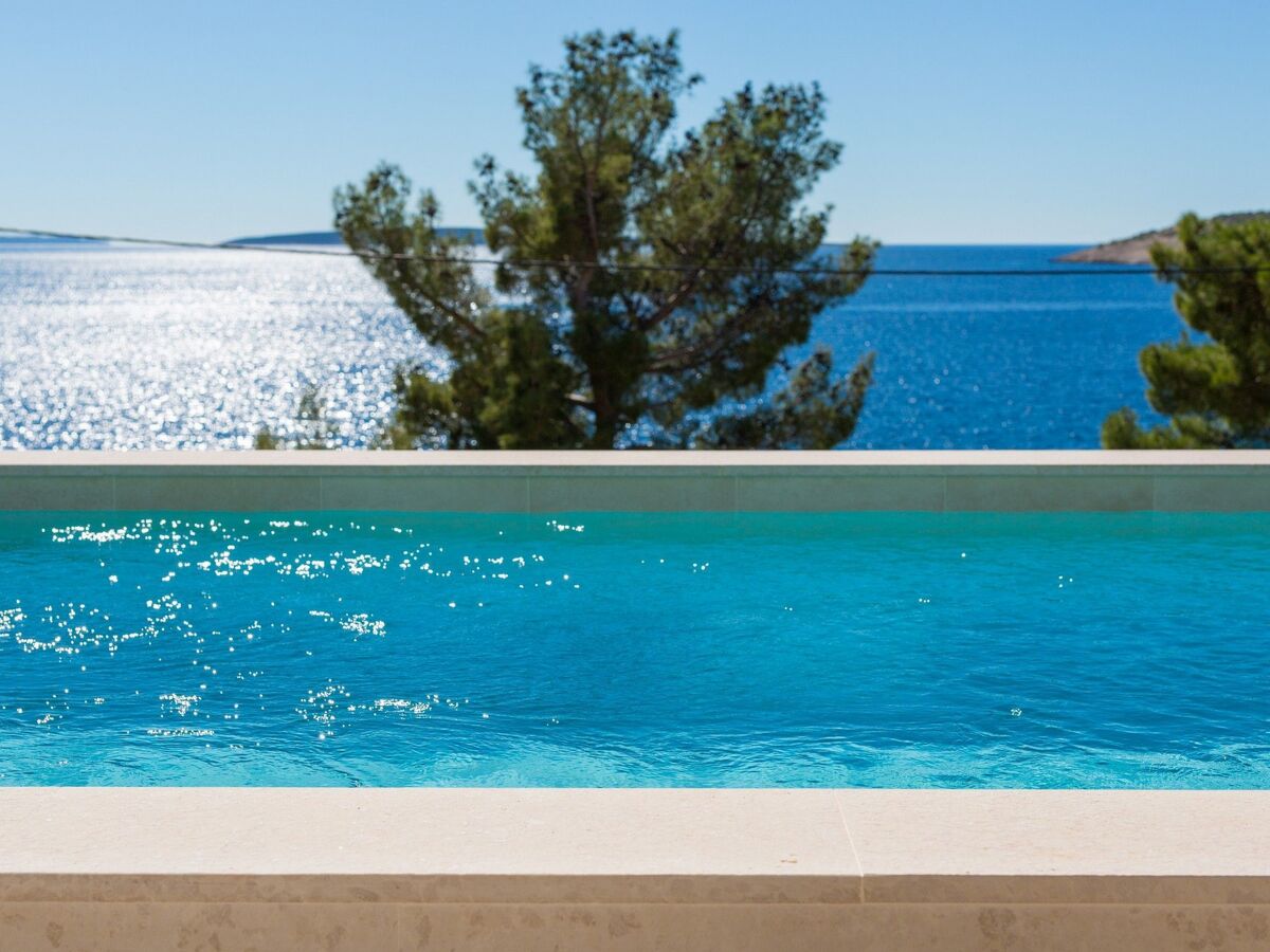 Villa 4 chambres avec piscine chauffée face à la mer, Cres - Photo 13